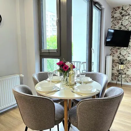 Apartment Garden By Triapart